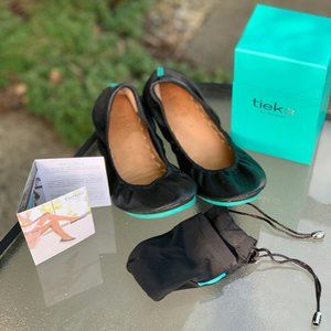 Great Condition Tieks! 8